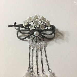Black Lily of valley flower twisted hair clip for hair accessories